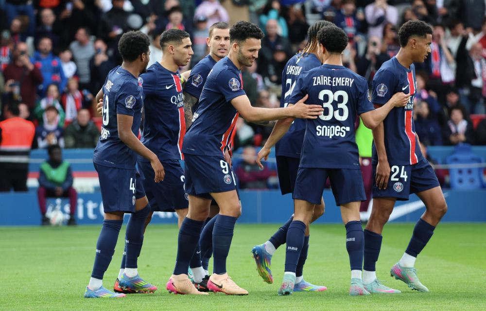 NBA:遭遇三连败 马刺队客场105-121雄鹿队.