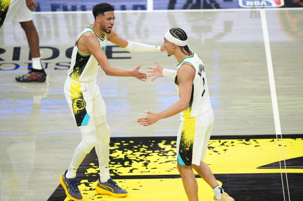 NBA | 东契奇大三元弑旧主 湖人8分差挫独行侠.